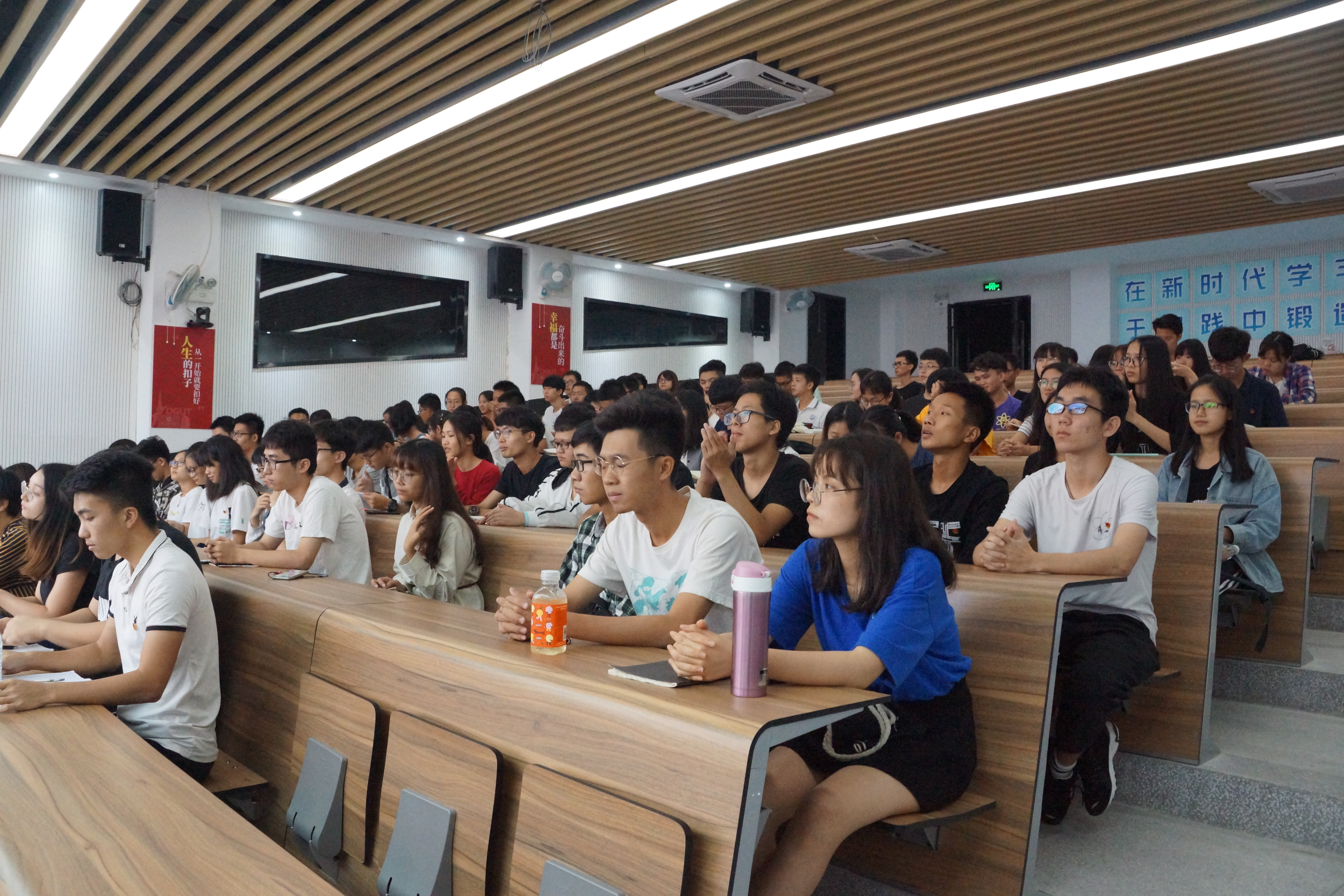 蘑菇视频
-莞馨社区联合第一期团校培训班开班仪式圆满落幕3.jpg