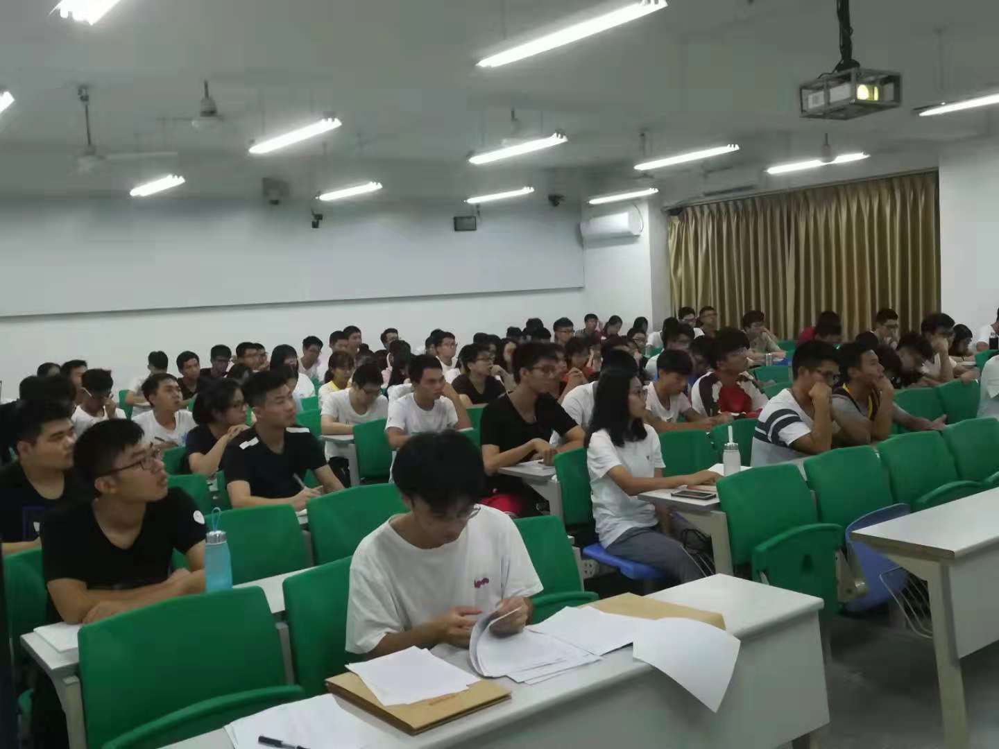 蘑菇视频
第五期分党校培训班开班2.jpg