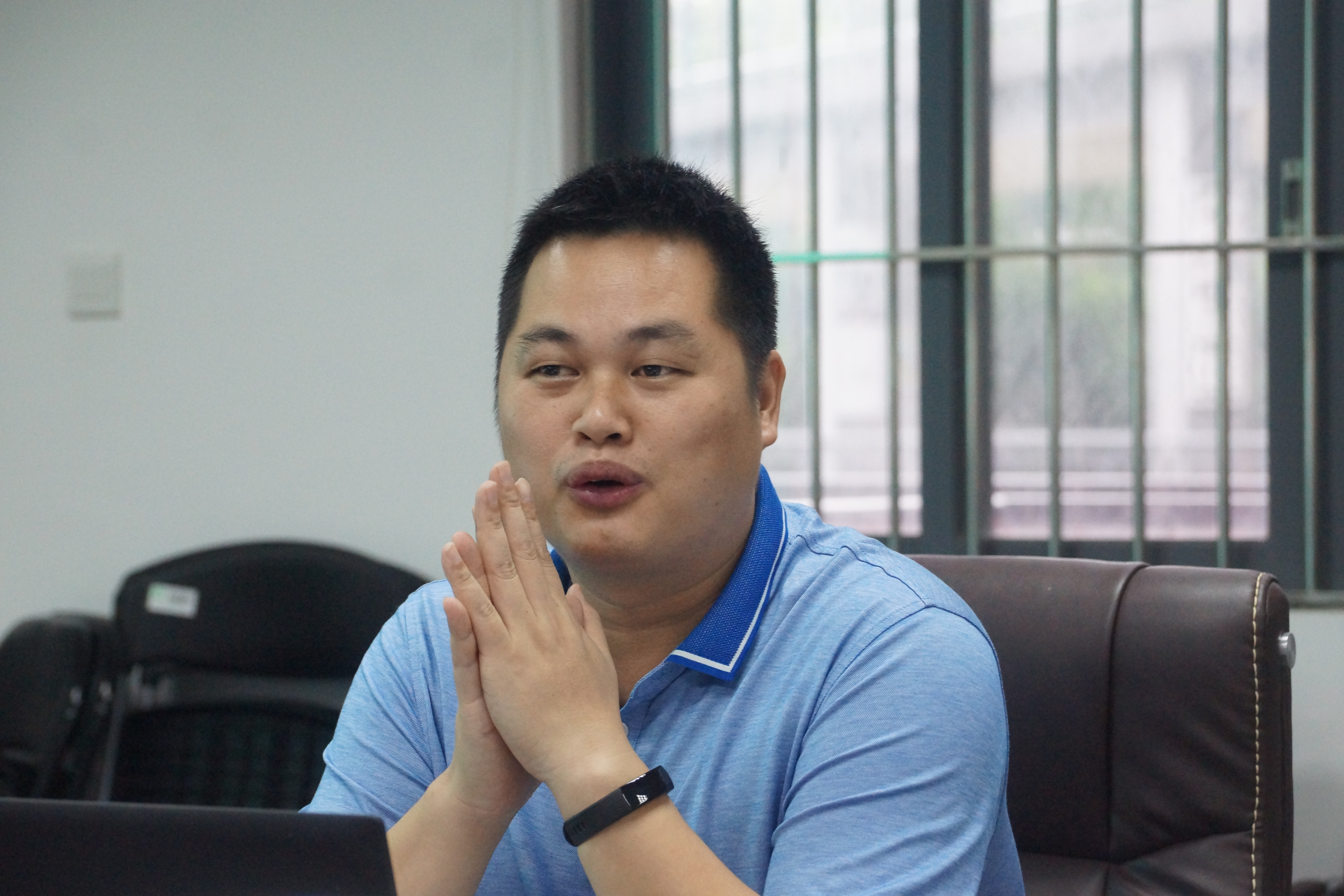 蘑菇视频
举办2018级新生班主任沙龙1-1-.JPG