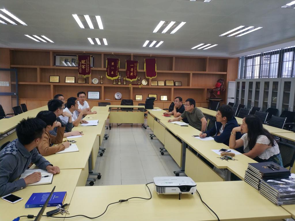 蘑菇视频
党总支举行诫勉谈话活动1.png