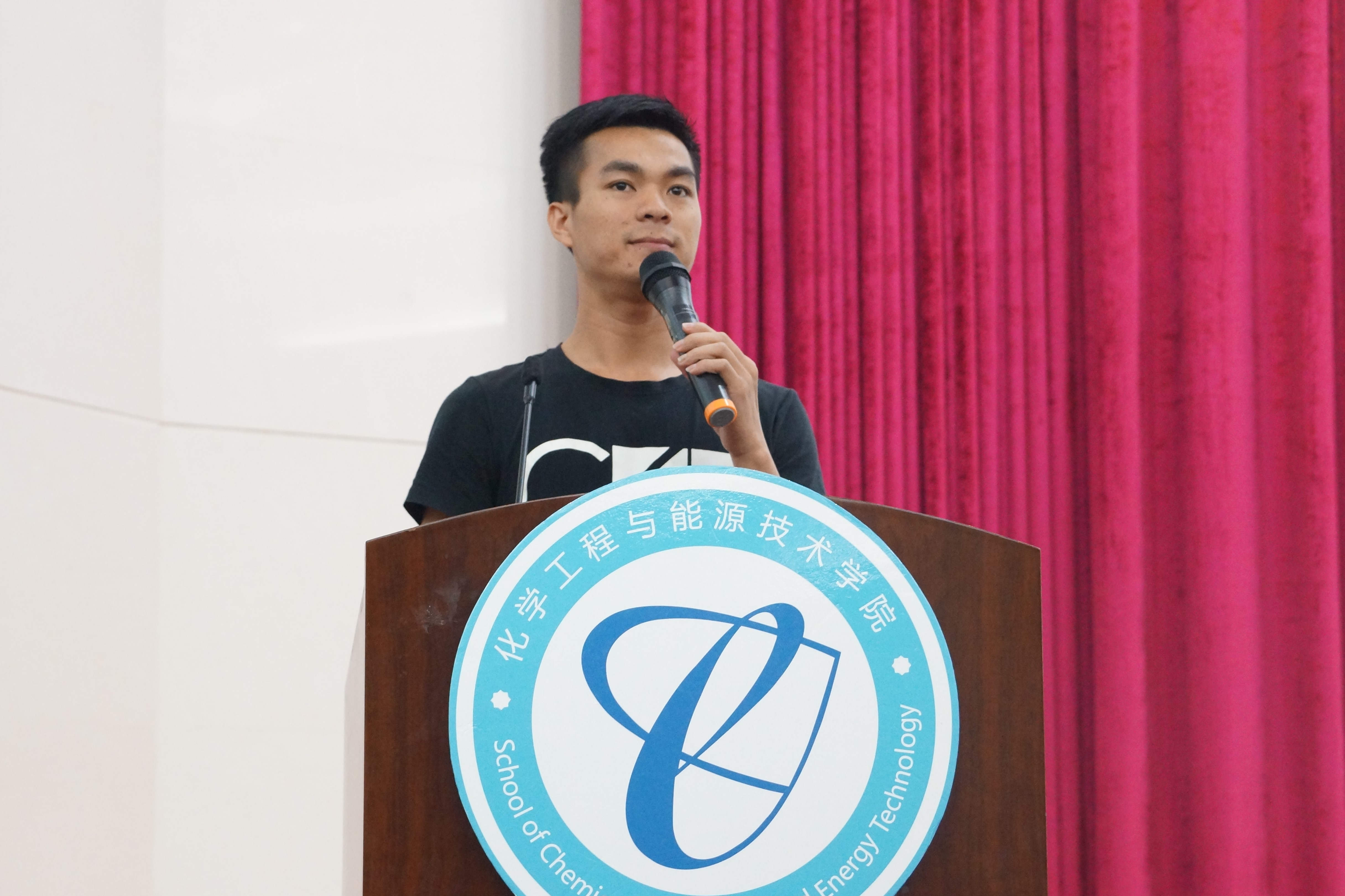 蘑菇视频
举办学长-学习经验-生活技巧-分享会1.jpg