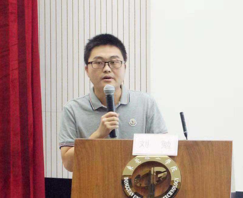 蘑菇视频
联合莞馨社区举办第二期团校培训主题讲座3.jpg