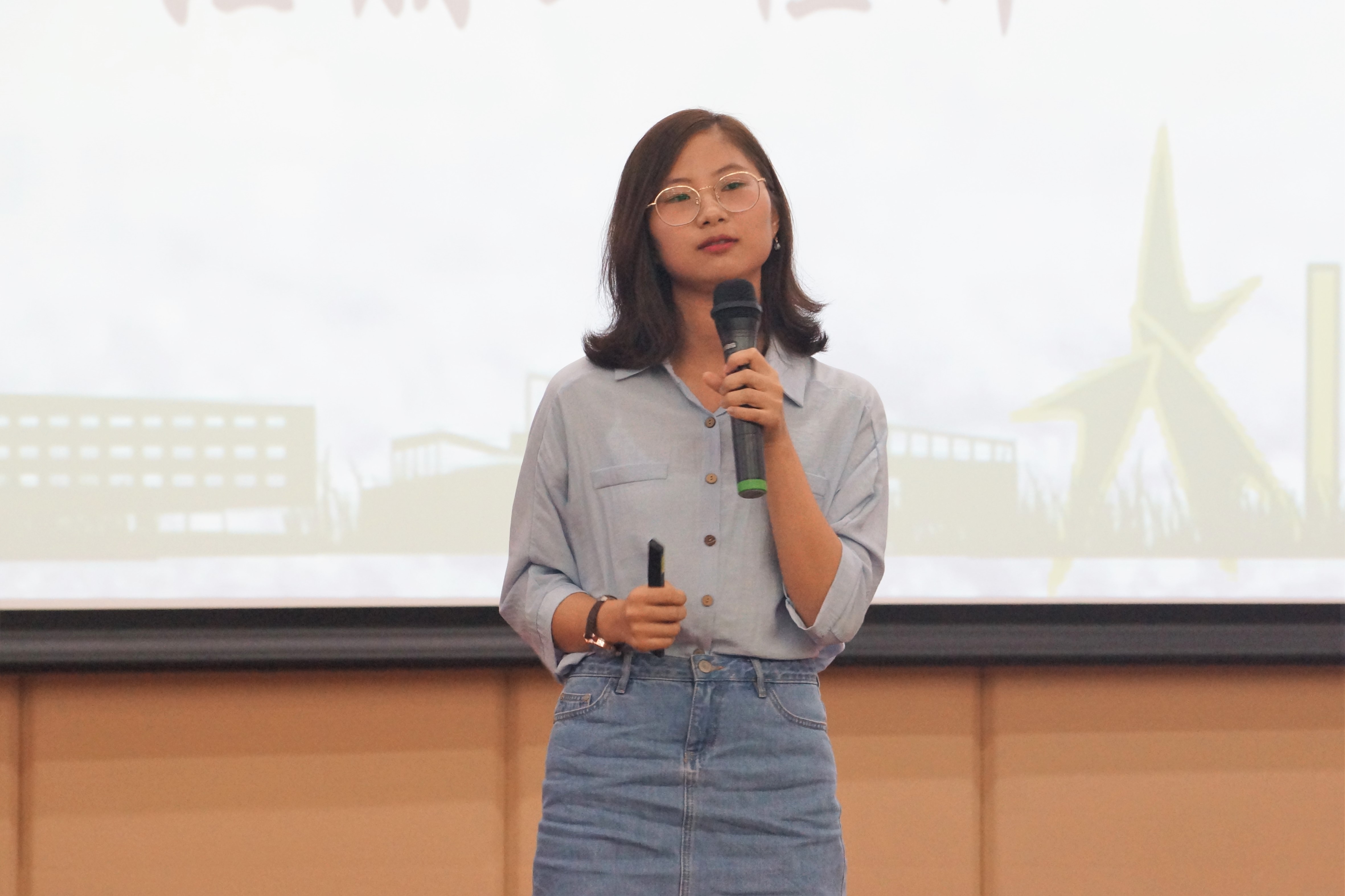 蘑菇视频
举办学长-学习经验-生活技巧-分享会4.jpg