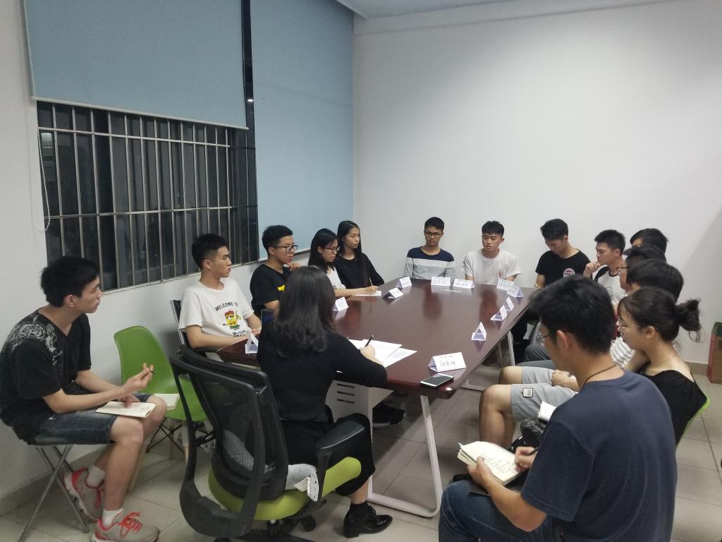 如何营造良好班风和学风-蘑菇视频
召开17级班级管理分享沙龙2.jpg